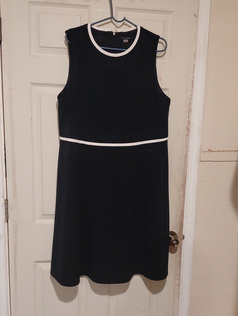 Tommy Hilfiger Navy And White Sleeveless Sheath Dress with White Trim Sizw 16W